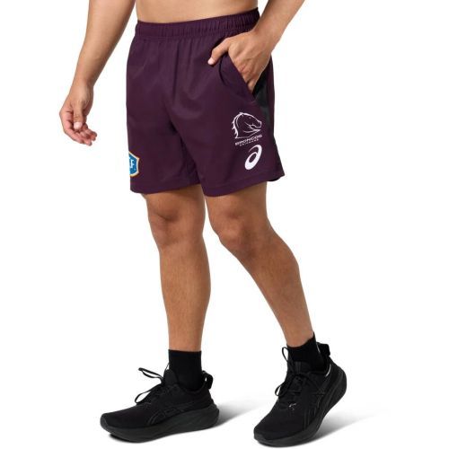 ASICS BRONCOS REPLICA TRAINING SHORTS 2025 | MAROON